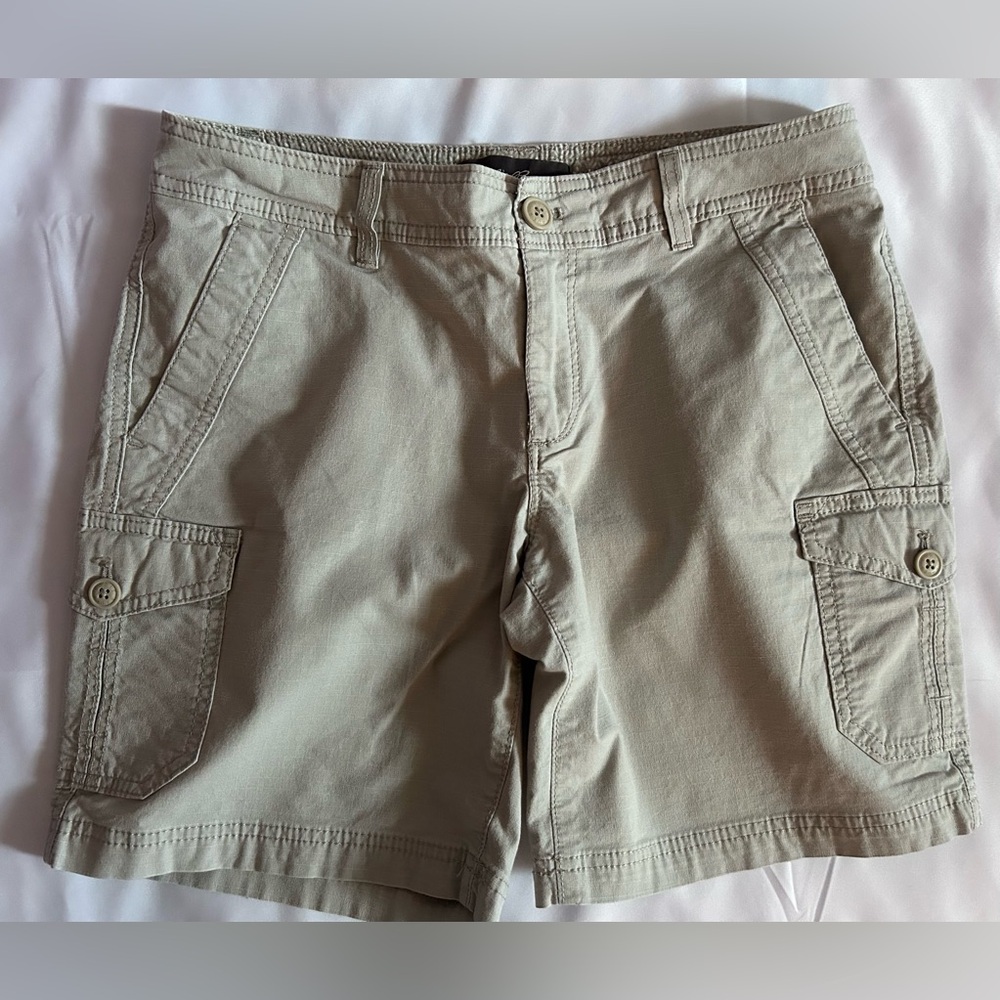 Eddie Bauer Women's Cargo Shorts - Light Khaki